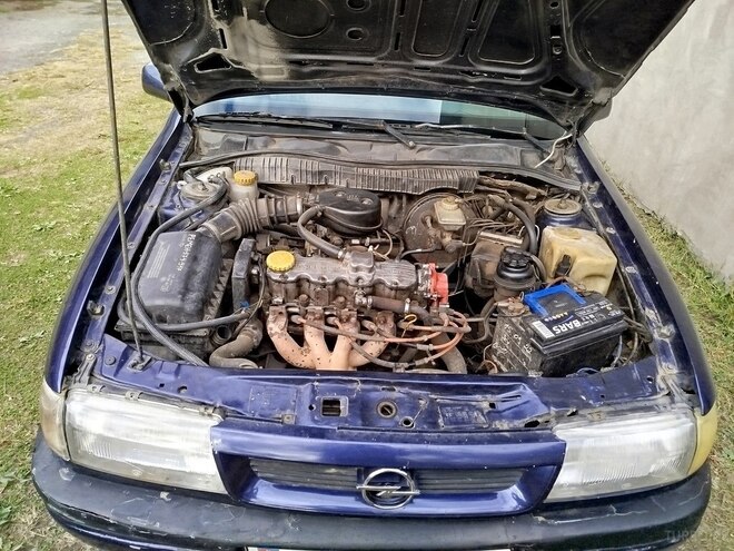 Opel Vectra 1995, 560,000 km - 1.8 l - Zaqatala