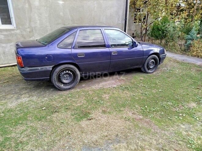 Opel Vectra 1995, 560,000 km - 1.8 l - Zaqatala
