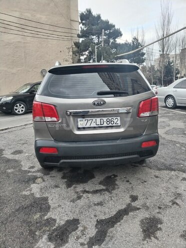Kia Sorento 2010, 220,800 km - 2.0 l - Bakı