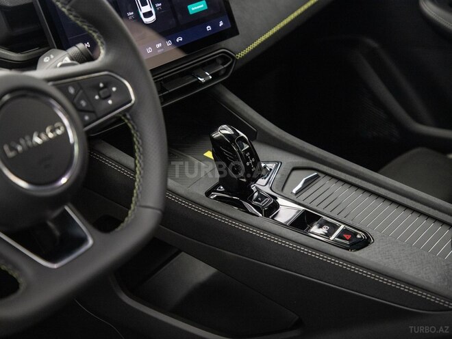 Lynk & Co 03-18