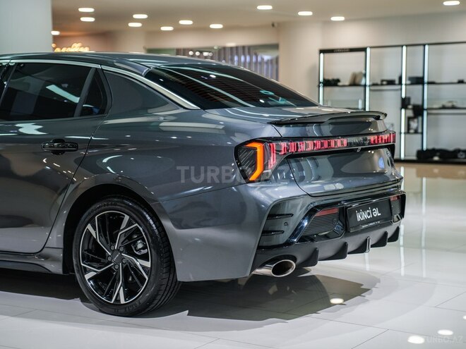 Lynk & Co 03-6