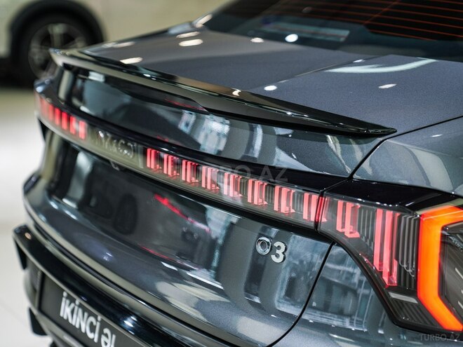 Lynk & Co 03-7