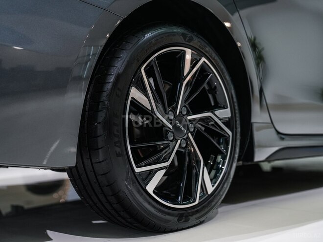 Lynk & Co 03-13