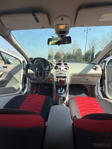 Peugeot 308-11
