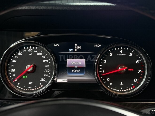 Mercedes E 300-16