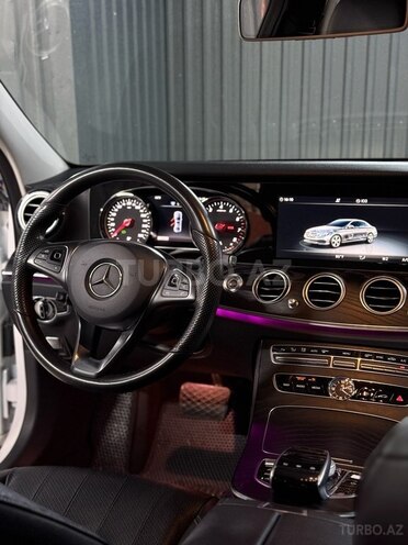 Mercedes E 300-19