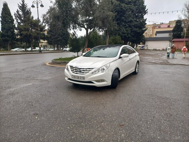 Hyundai Sonata-2