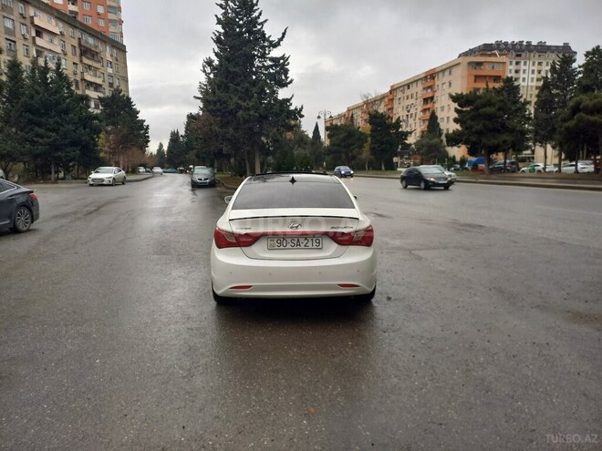 Hyundai Sonata-4