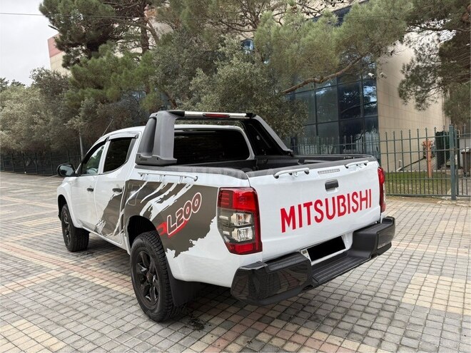 Mitsubishi L200 2020, 155,000 km - 2.4 l - Bakı
