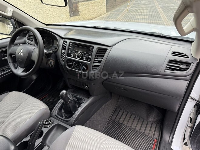 Mitsubishi L200 2020, 155,000 km - 2.4 l - Bakı