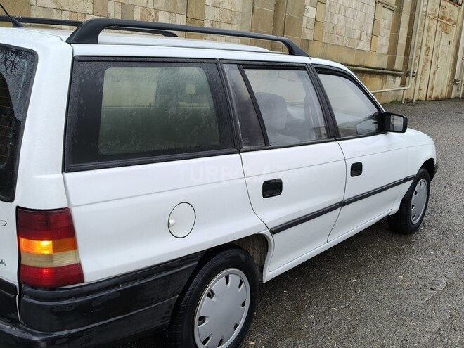 Opel Astra 1994, 374,000 km - 1.6 l - Bakı