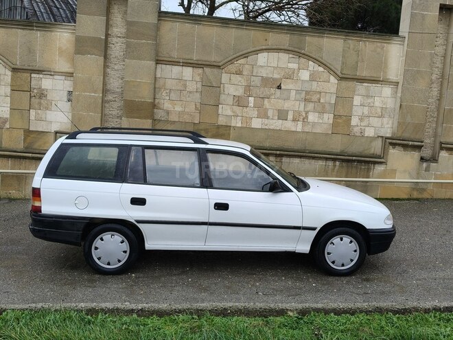 Opel Astra 1994, 374,000 km - 1.6 l - Bakı