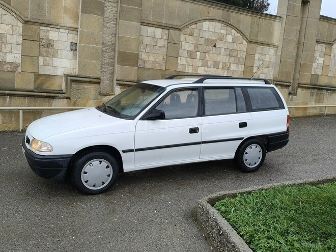Opel Astra 1994, 374,000 km - 1.6 l - Bakı