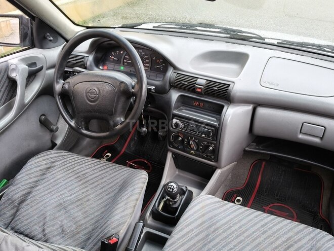 Opel Astra 1994, 374,000 km - 1.6 l - Bakı