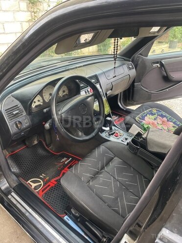 Mercedes C 220 1999, 457,000 km - 2.2 л - Yevlax
