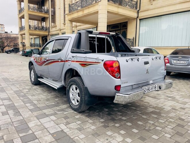 Mitsubishi L200 2013, 265,000 km - 2.5 l - Bakı