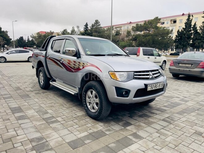 Mitsubishi L200 2013, 265,000 km - 2.5 l - Bakı