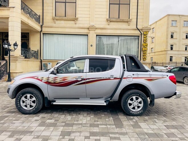 Mitsubishi L200 2013, 265,000 km - 2.5 l - Bakı
