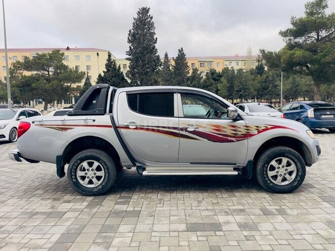 Mitsubishi L200 2013, 265,000 km - 2.5 l - Bakı