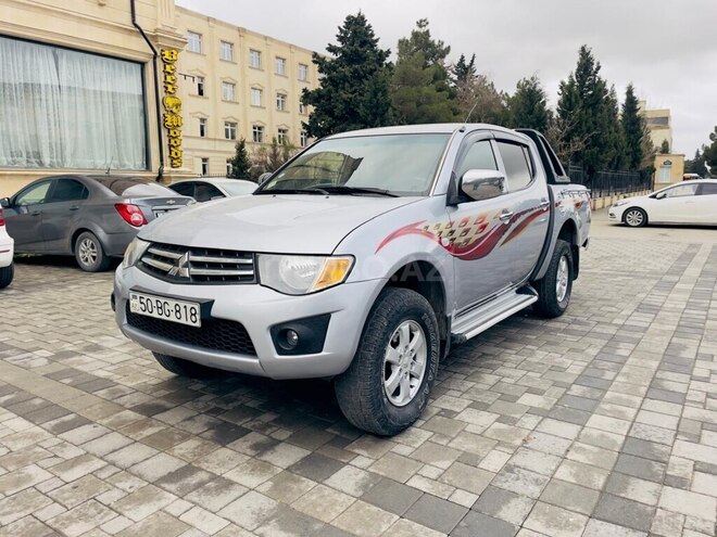 Mitsubishi L200 2013, 265,000 km - 2.5 l - Bakı
