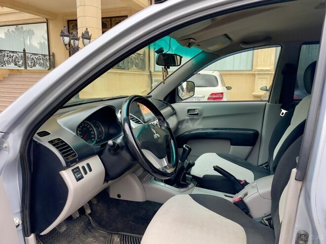 Mitsubishi L200 2013, 265,000 km - 2.5 l - Bakı