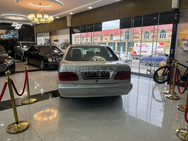 Mercedes E 220-8