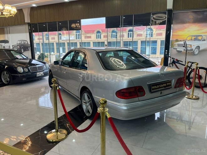 Mercedes E 220-7