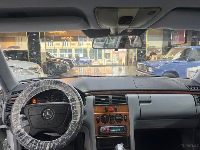 Mercedes E 220-15