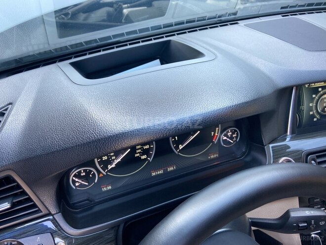 BMW 528 2014, 300,000 km - 2.0 l - Bakı