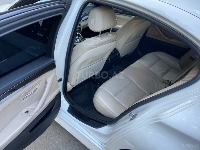 BMW 528 2014, 300,000 km - 2.0 l - Bakı