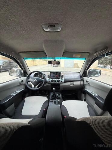 Mitsubishi L200 2014, 209,000 km - 2.5 l - Bakı