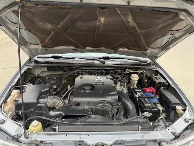 Mitsubishi L200 2014, 209,000 km - 2.5 l - Bakı