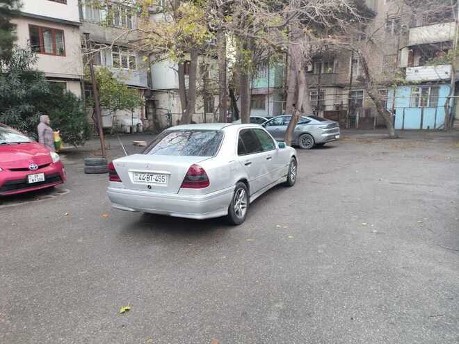 Mercedes C 250 1997, 415,236 km - 2.5 l - Bakı