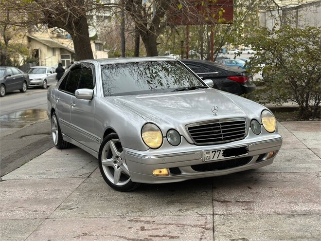 Mercedes E 220 2001, 545,457 km - 2.2 l - Bakı