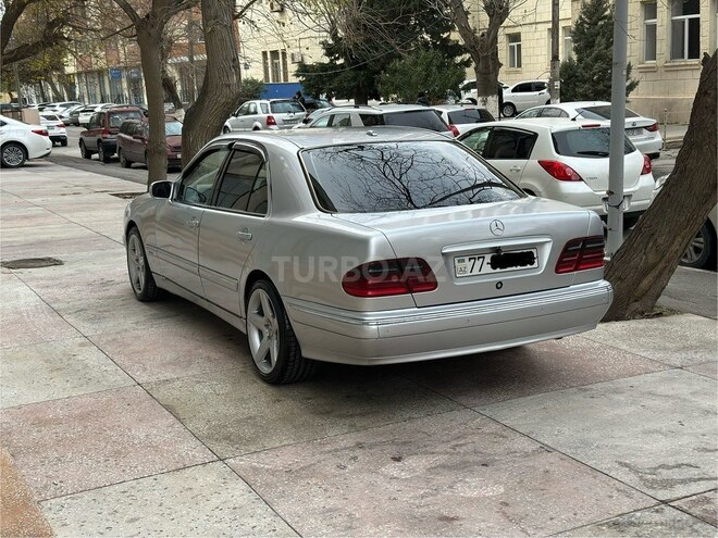 Mercedes E 220 2001, 545,457 km - 2.2 l - Bakı
