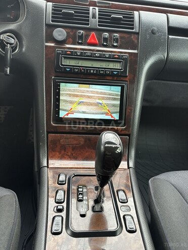 Mercedes E 220 2001, 545,457 km - 2.2 l - Bakı