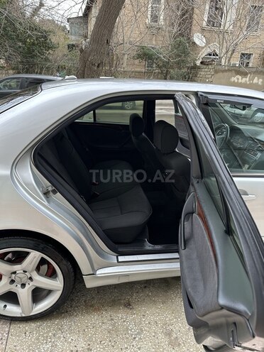 Mercedes E 220 2001, 545,457 km - 2.2 l - Bakı