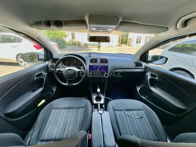 Volkswagen Polo 2018, 182,000 km - 1.6 л - Bakı