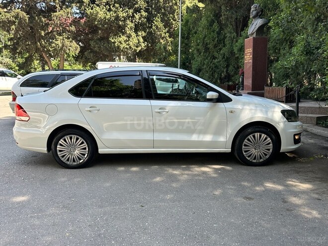 Volkswagen Polo 2018, 182,000 km - 1.6 л - Bakı