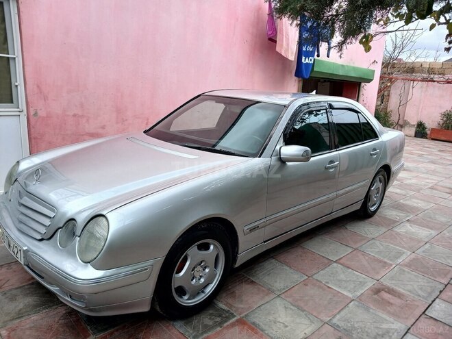 Mercedes E 220 1999, 330,000 km - 2.2 l - Sumqayıt