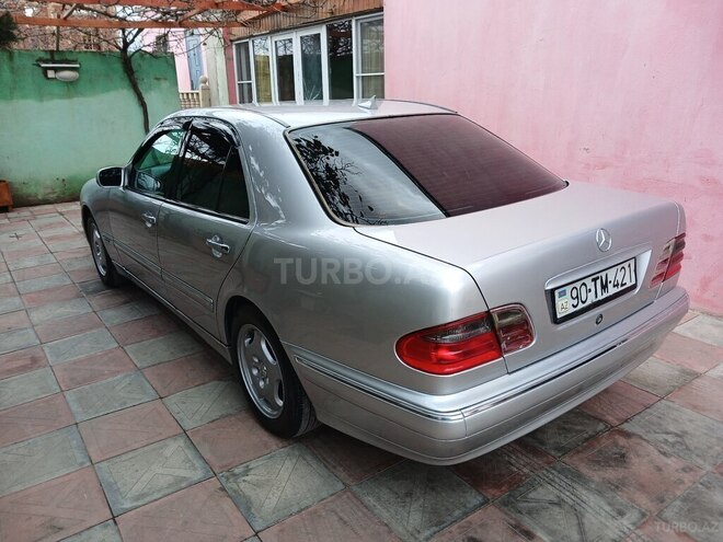 Mercedes E 220 1999, 330,000 km - 2.2 l - Sumqayıt
