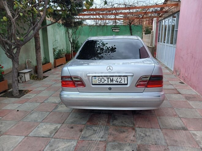 Mercedes E 220 1999, 330,000 km - 2.2 l - Sumqayıt