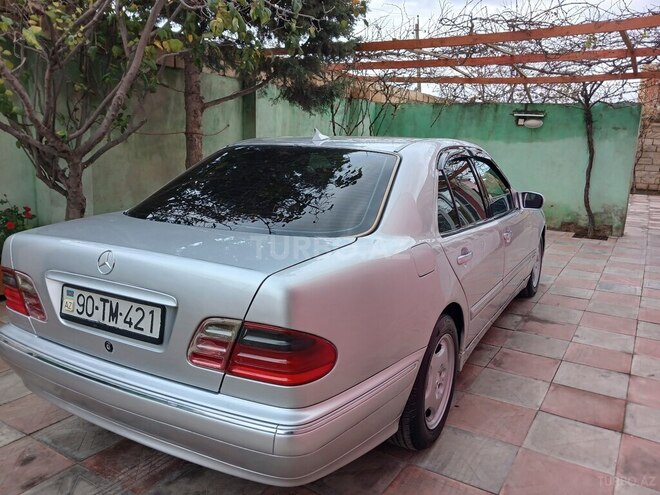 Mercedes E 220 1999, 330,000 km - 2.2 l - Sumqayıt