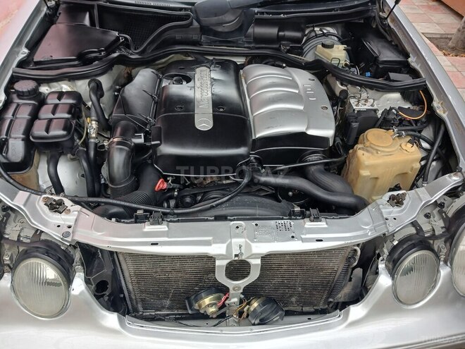 Mercedes E 220 1999, 330,000 km - 2.2 l - Sumqayıt