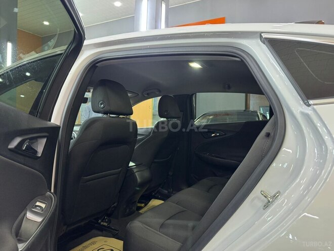Chevrolet Malibu-14