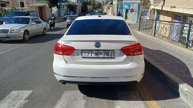 Volkswagen Passat 2014, 182,500 km - 1.8 л - Bakı