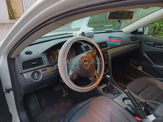 Volkswagen Passat 2014, 182,500 km - 1.8 л - Bakı