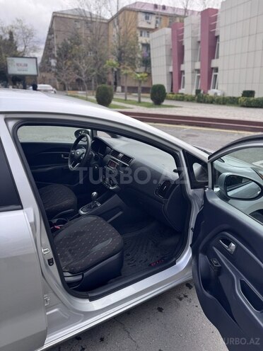 Kia Rio 2015, 142,000 km - 1.6 л - Sumqayıt
