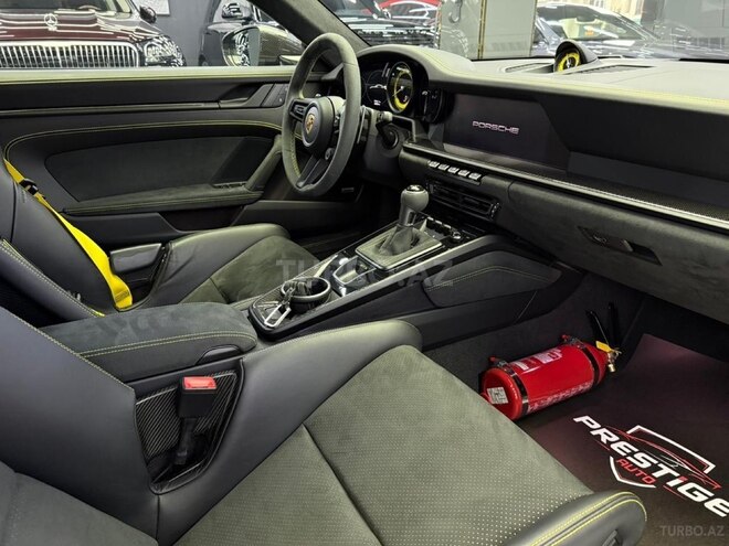 Porsche 911 GT3-11