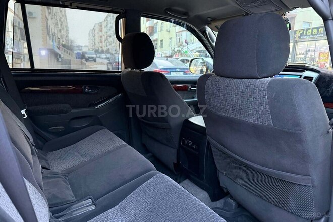 Toyota Land Cruiser Prado-9